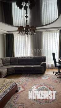 Дом 230м&sup2;, 2-этажный, участок 6 сот.  