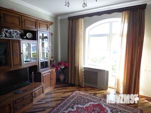 Дом 400м&sup2;, 3-этажный, участок 6 сот.  