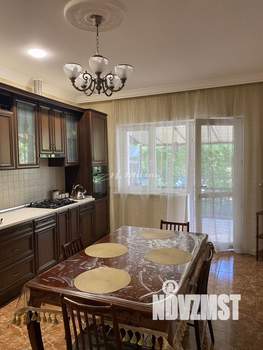 Дом 280м&sup2;, 2-этажный, участок 6 сот.  