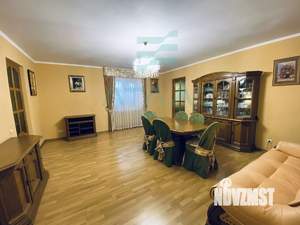 Дом 296м&sup2;, 2-этажный, участок 8 сот.  