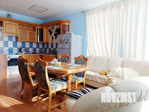 Дом 331м&sup2;, 2-этажный, участок 6 сот.  