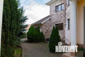 Дом 432м², 3-этажный, участок 10 сот.  