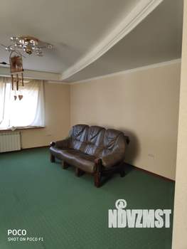 Коттедж 352м², 3-этажный, участок 10 сот.  