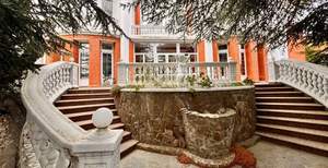 Дом 1767м&sup2;, 4-этажный, участок 28 сот.  