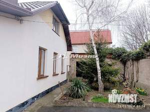 Дом 145м&sup2;, 2-этажный, участок 9 сот.  