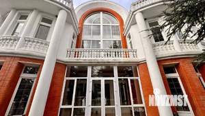 Дом 1767м&sup2;, 4-этажный, участок 28 сот.  