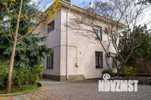 Дом 432м&sup2;, 3-этажный, участок 10 сот.  