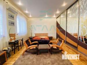 Дом 296м&sup2;, 2-этажный, участок 8 сот.  