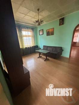 Дом 230м&sup2;, 3-этажный, участок 547 сот.  