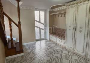 Дом 400м², 3-этажный, участок 6 сот.  