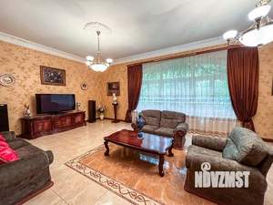 Дом 288м&sup2;, 2-этажный, участок 6 сот.  