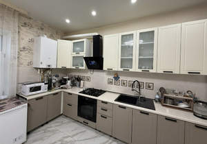 Дом 177м&sup2;, 2-этажный, участок 3 сот.  