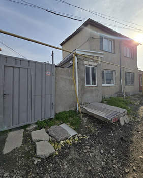 Дом 82м&sup2;, 2-этажный, участок 1 сот.  