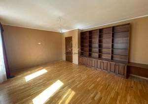 Дом 498м&sup2;, 3-этажный, участок 9 сот.  