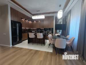 Дом 222м&sup2;, 2-этажный, участок 10 сот.  