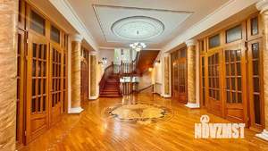 Дом 1767м&sup2;, 4-этажный, участок 28 сот.  