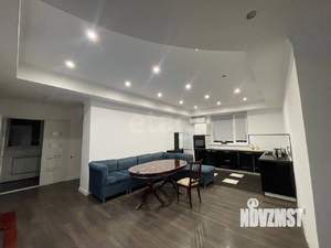 Дом 327м², 3-этажный, участок 6 сот.  