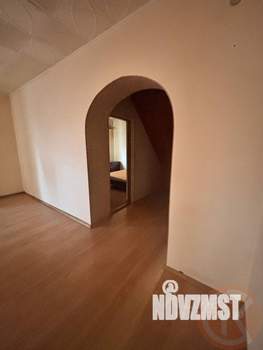 Дом 230м&sup2;, 3-этажный, участок 547 сот.  