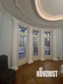 Дом 2230м&sup2;, 3-этажный, участок 32 сот.  