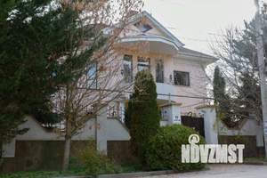 Дом 432м&sup2;, 3-этажный, участок 10 сот.  