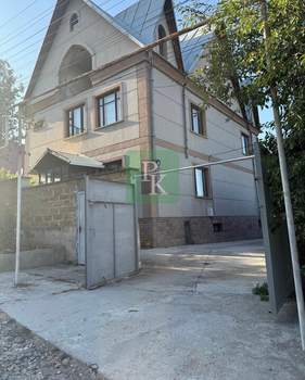 Дом 350м², 4-этажный, участок 8 сот.  