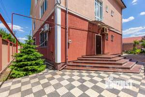 Дом 450м², 3-этажный, участок 8 сот.  