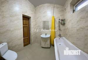 Дом 450м&sup2;, 2-этажный, участок 9 сот.  