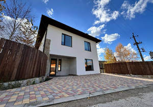 Дом 214м&sup2;, 2-этажный, участок 9 сот.  