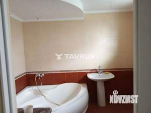 Дом 360м&sup2;, 3-этажный, участок 6 сот.  