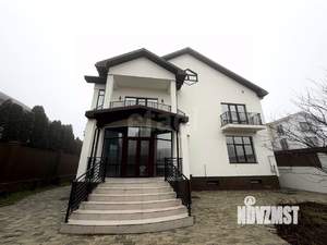 Дом 631м&sup2;, 3-этажный, участок 6 сот.  