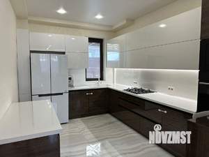 Дом 202м&sup2;, 2-этажный, участок 6 сот.  