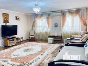 Дом 296м&sup2;, 2-этажный, участок 8 сот.  