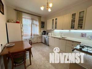 Дом 309м&sup2;, 2-этажный, участок 7 сот.  