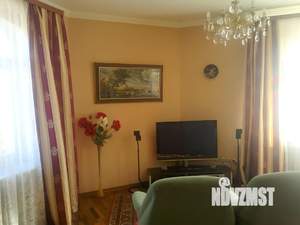 Дом 400м&sup2;, 3-этажный, участок 6 сот.  