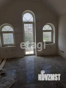 Дом 470м&sup2;, 3-этажный, участок 9 сот.  