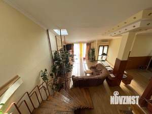 Дом 354м², 3-этажный, участок 4 сот.  