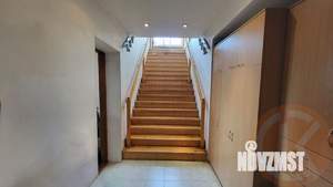 Дом 250м&sup2;, 3-этажный, участок 10 сот.  