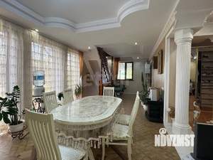 Дом 400м², 3-этажный, участок 6 сот.  