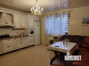 Дом 240м², 2-этажный, участок 6 сот.  