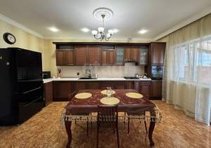 Дом 290м², 3-этажный, участок 6 сот.  