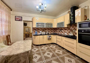 Дом 181м&sup2;, 2-этажный, участок 6 сот.  