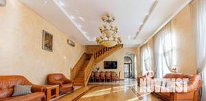 Дом 400м&sup2;, 2-этажный, участок 6 сот.  