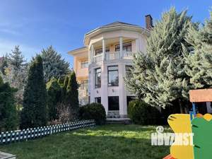 Дом 433м&sup2;, 3-этажный, участок 10 сот.  