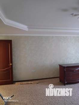 Коттедж 352м&sup2;, 3-этажный, участок 10 сот.  