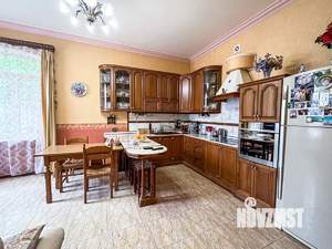 Дом 288м&sup2;, 2-этажный, участок 6 сот.  