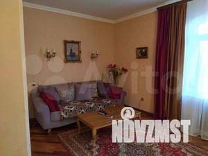 Дом 400м&sup2;, 3-этажный, участок 6 сот.  