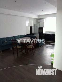 Дом 360м&sup2;, 3-этажный, участок 6 сот.  