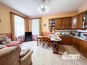 Дом 288м&sup2;, 2-этажный, участок 6 сот.  