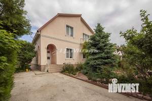 Дом 220м², 2-этажный, участок 6 сот.  