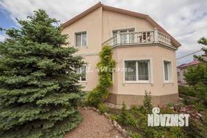 Дом 220м², 2-этажный, участок 6 сот.  